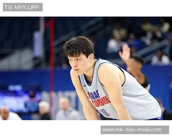 杨瀚森赛季表现波动明显连续三场未上场引发关注与讨论